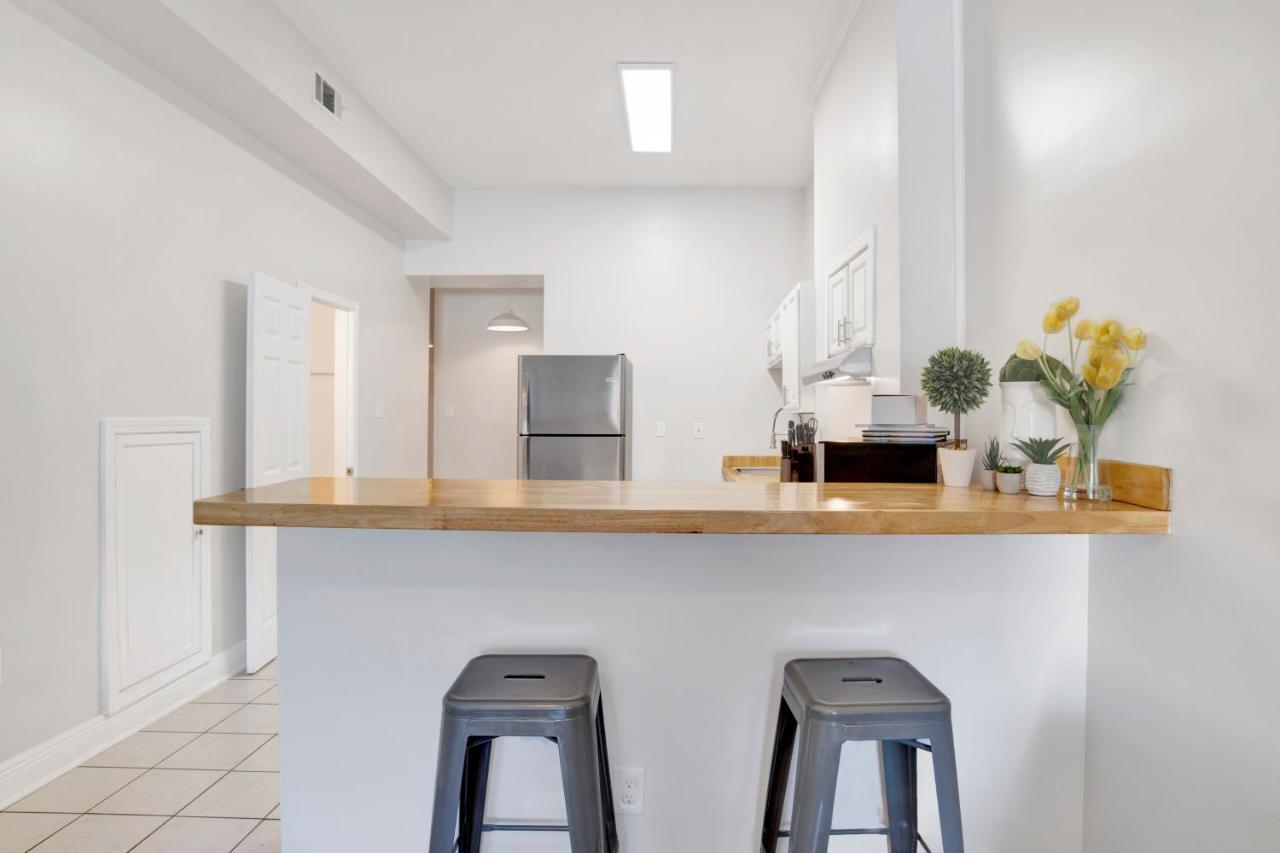 Stars On State In The Heart Of Downtown Apartment Mobile Bagian luar foto
