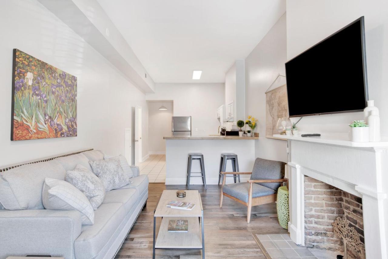Stars On State In The Heart Of Downtown Apartment Mobile Bagian luar foto
