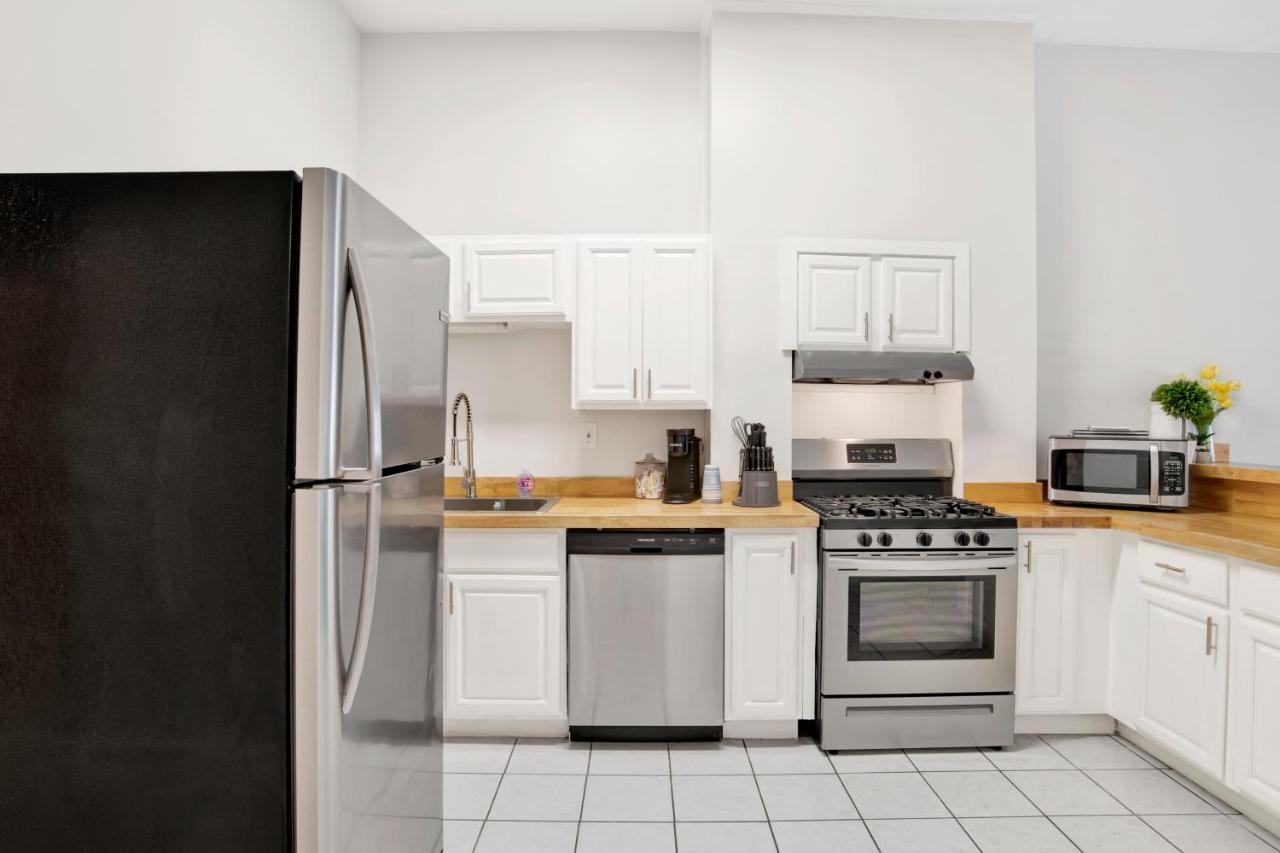 Stars On State In The Heart Of Downtown Apartment Mobile Bagian luar foto